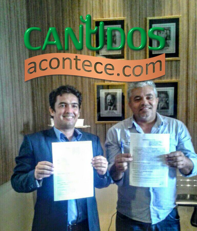 Prefeito de Canudos assina termo de adesão ao Programa Garantia-Safra  